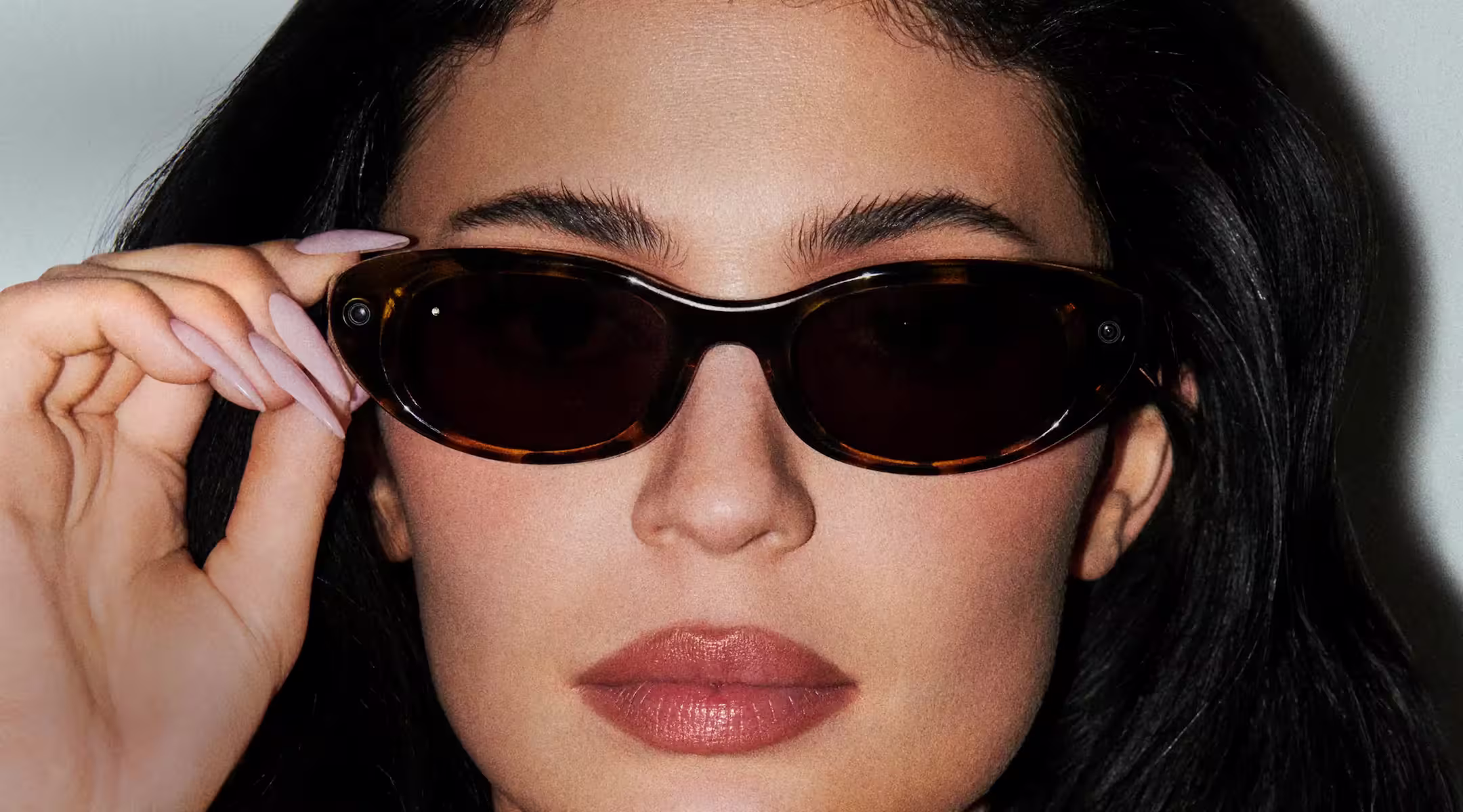 Kelie Jenner usando oculus meta