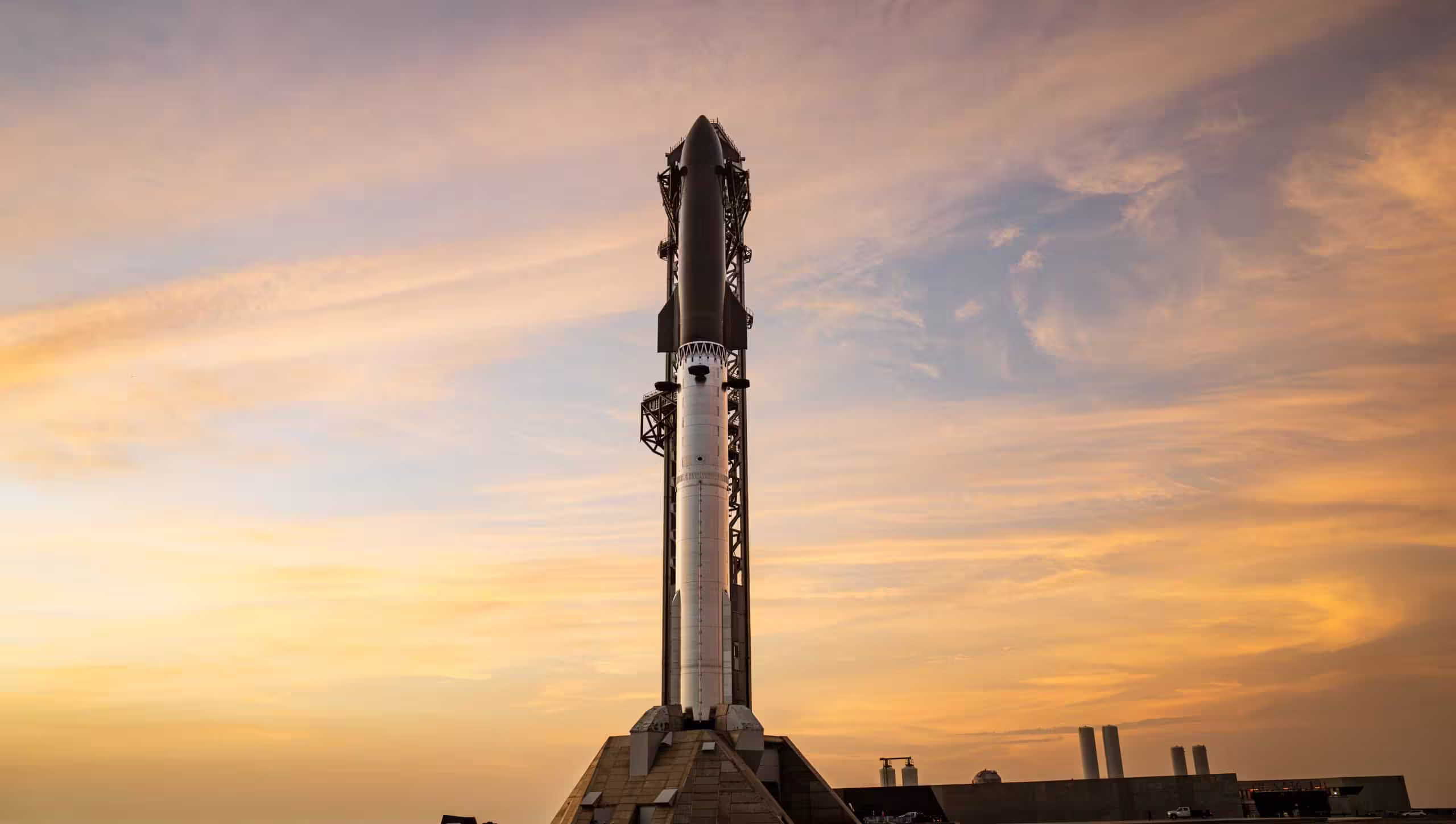Fragmento de foguete da SpaceX colide com a Lua após ficar mais de um ano à deriva